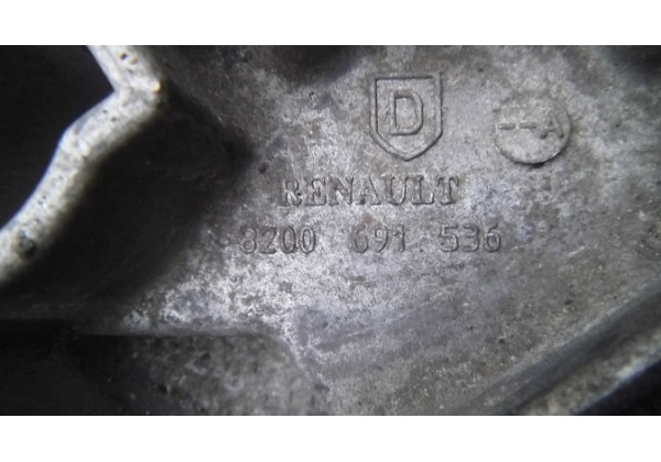 Кронштейн подушки двигуна правої Renault Logan MCV 1.5 dci, 8200691536